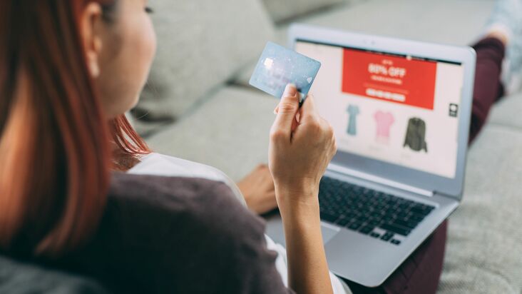 Online Shopping mit Kartenzahlung
